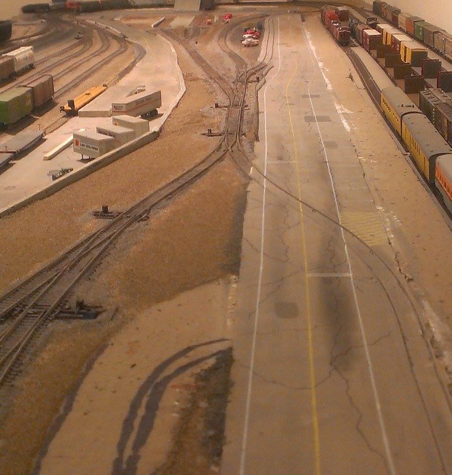 A PHOTO OF AN N SCALE MODEL RAILROAD STREET