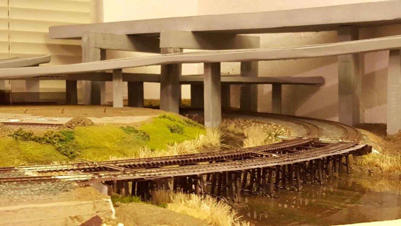 REALSITIC MODEL RAILROAD N SCALE CURVED LOW TRESTLE ON MY N SCALE LAYOUT