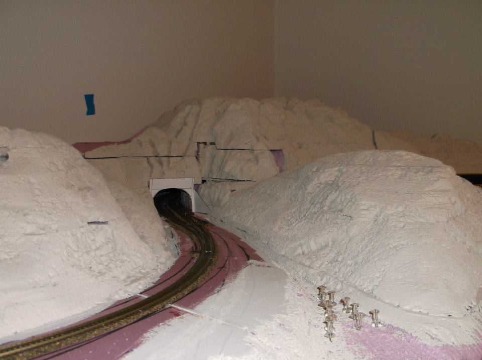 MODEL RAILROAD SCENERY BUILDING WITH FOAM BOARD
